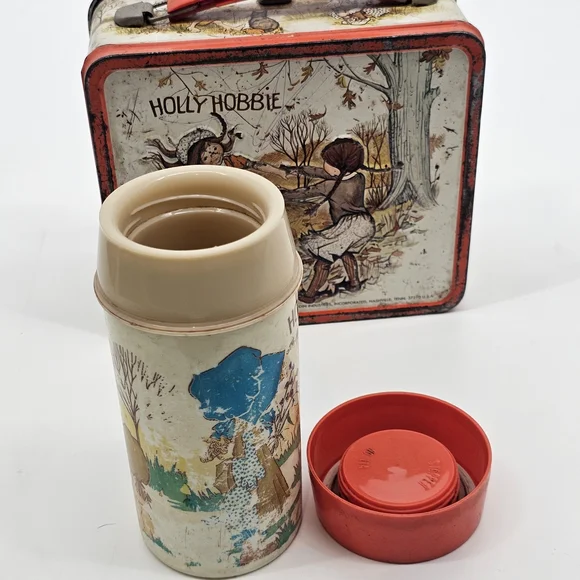 Holly Hobbie Vintage Metal Lunchbox & Thermos Set - Picture 12 of 14
